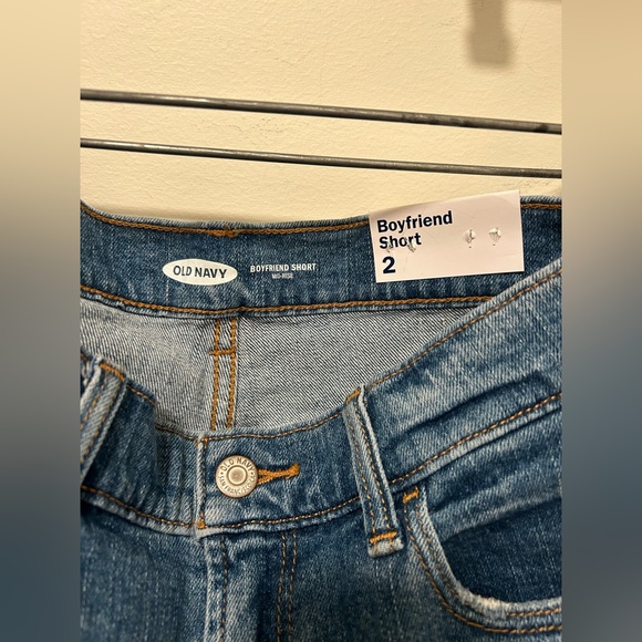 NWT size 2 old navy jean shorts! - Picture 3 of 4